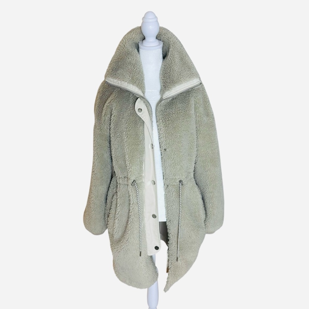 Varley Jamie Sherpa Jacket - Picture 2 of 9